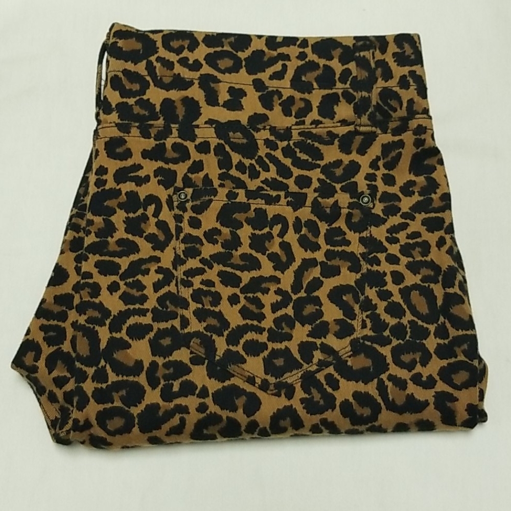 Time And Tru High Rise Jegging Cheetah - Picture 4 of 10